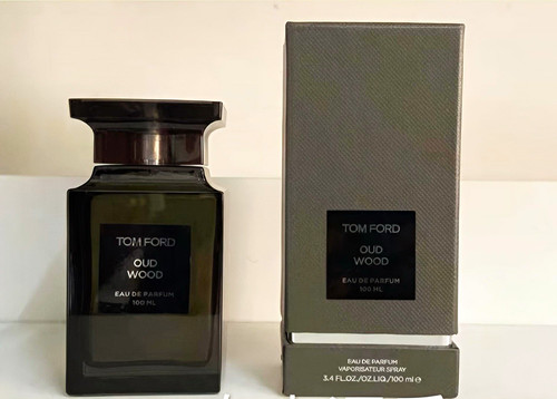 Oud wood eau - eau, parfum